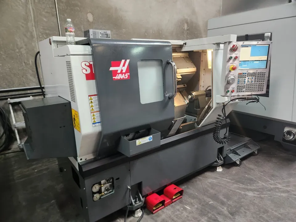 Haas #ST-10, CNC Lathe, 25.2" swing, 16.5" machining length, 14" turning diameter, 10" chuck, 1.7" bar, 15 - Image 3