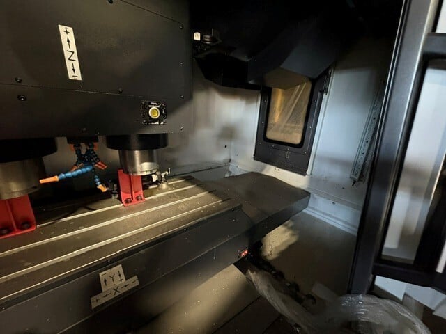 Daewoo Doosan #DMP-500-2SP, Dual Spindle Vertical Machining Center, 40.9" X, 20.5" Y, 23.6" Z, 47.25" x 20.5" - Image 4