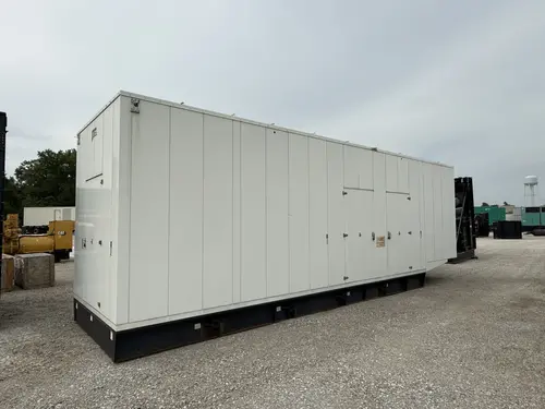 750 KW Caterpillar #C27, diesel generator set, 480 Volts, 3-phase, 188 hours, 1800 RPM, EPA Tier 2, 2011 - Image 2