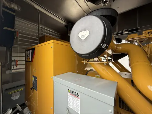 750 KW Caterpillar #C27, diesel generator set, 480 Volts, 3-phase, 188 hours, 1800 RPM, EPA Tier 2, 2011 - Image 6