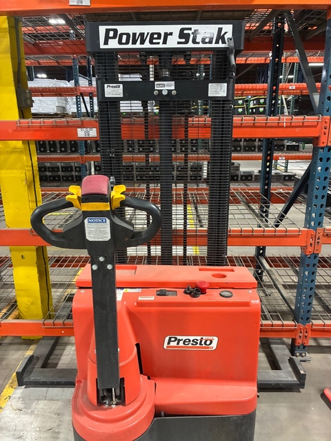 2200 lb. Power Stak #5010375, electric pallet jack - Image 2