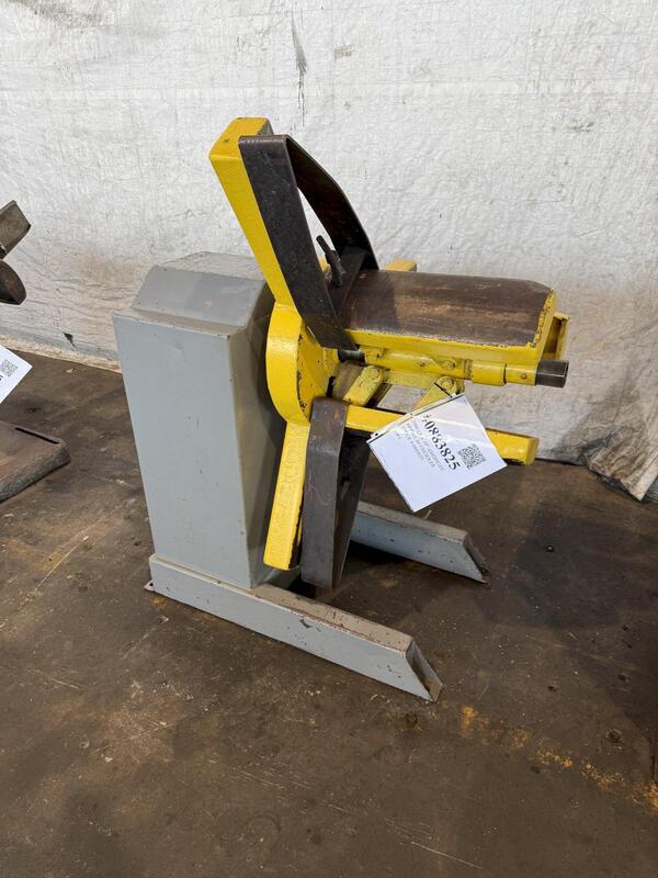 2500 lb. American #60, uncoiler, 18" width (3 available) - Image 1