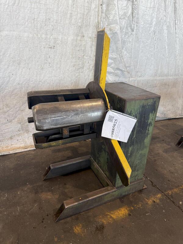 2500 lb. American #60, uncoiler, 18" width (3 available) - Image 1