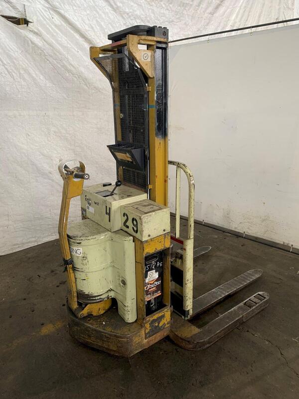 4000 lb. Yale, electric walk behind forklift, 12 V., 2-stage mast, 15' lift - Image 2