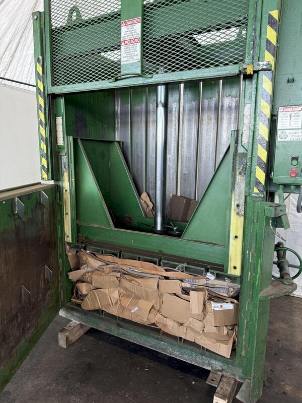 Vertical hydraulic downstroke baler - Image 8