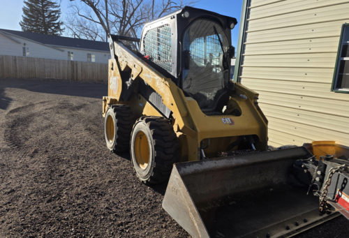 2700 lb. Caterpillar E-Lathe #1740G, wheel loader, 74.3 HP Caterpillar C3.3B turbo diesel engine, 2-speed - Image 2