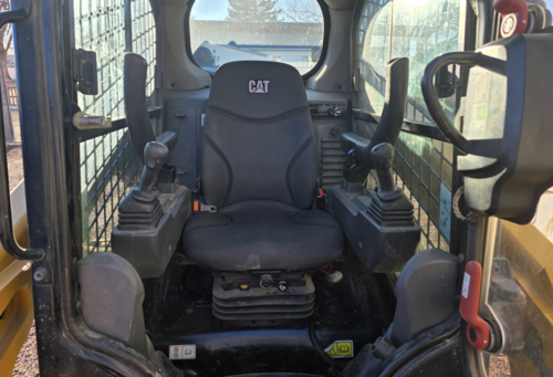 2700 lb. Caterpillar E-Lathe #1740G, wheel loader, 74.3 HP Caterpillar C3.3B turbo diesel engine, 2-speed - Image 3