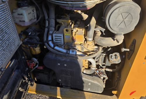 2700 lb. Caterpillar E-Lathe #1740G, wheel loader, 74.3 HP Caterpillar C3.3B turbo diesel engine, 2-speed - Image 4