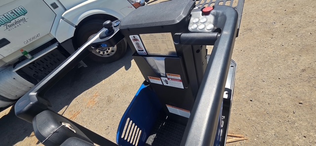 Blue Giant #BG-Zero, electric access vehicle / order picker, 24 V., 300 lb operator capacity, ~4 hr runtime - Image 8