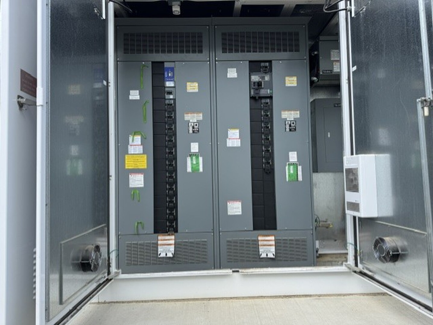 2500 Amps, Eaton, Outdoor Unit Substation, 2500 kVA, 13,800 Pri., 600Y/347 Sec., 3PH, 2019 - Image 6