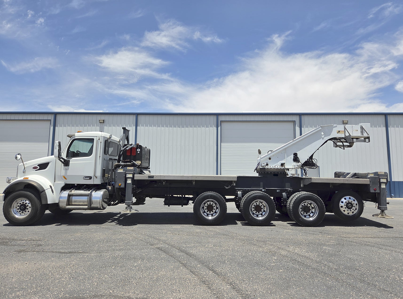 Peterbilt #567, heavy-duty commercial truck, Paccar MX-13 diesel engine, 6 cyl., 8685 mile, 2020 - Image 4