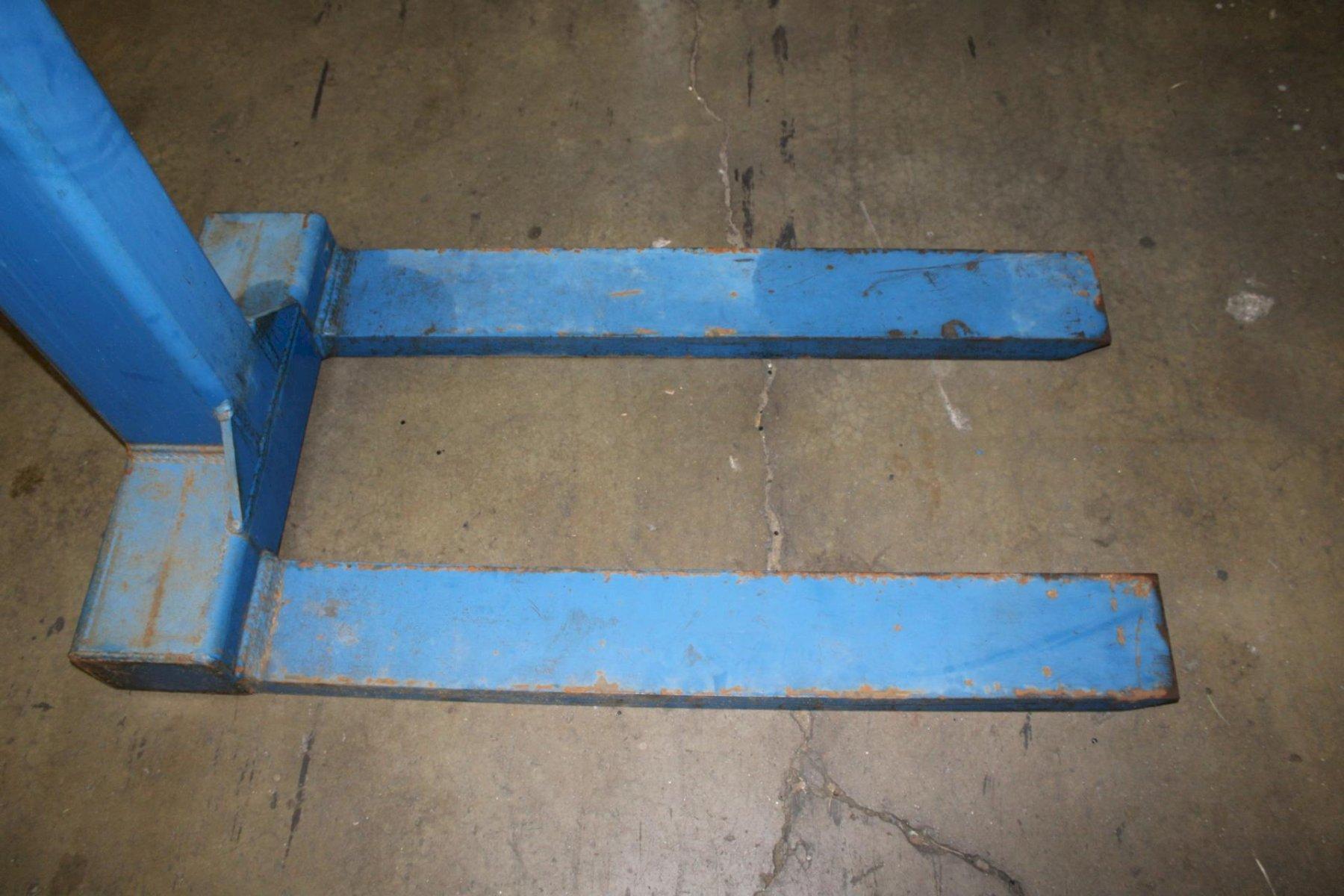 Veotil #HDP-4-42, steel pallet lifter, 42" tapered forks, 25" fork spread, 21" fork spacing, counterweight - Image 4