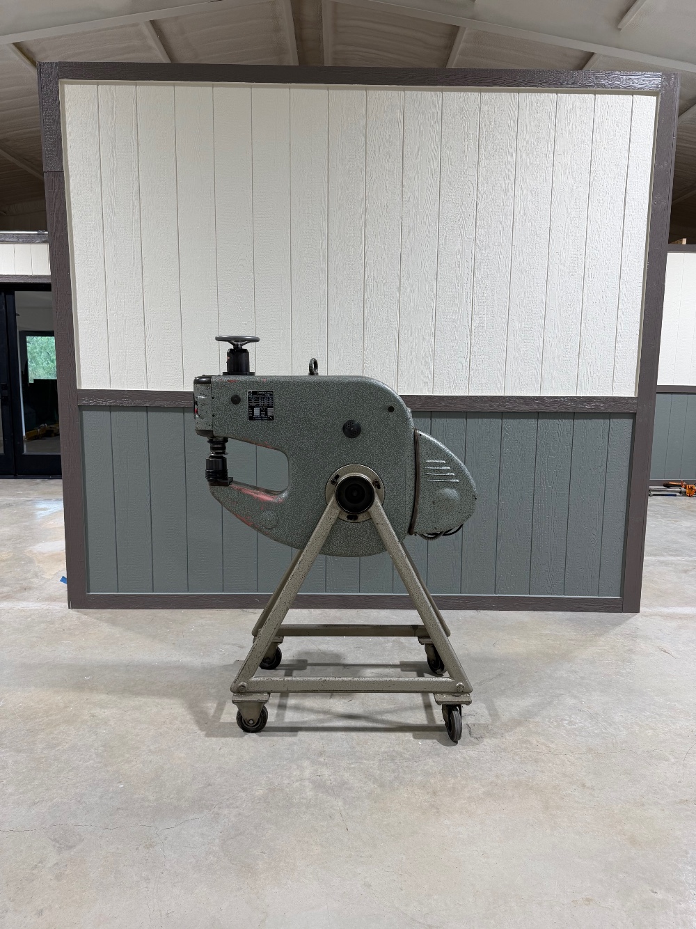 Eckold #KF309, Shrinking & Stretching Machine, Capacity: 14 Gauge Mild Steel, Throat: 13", Strokes/Min: 400 - Image 1
