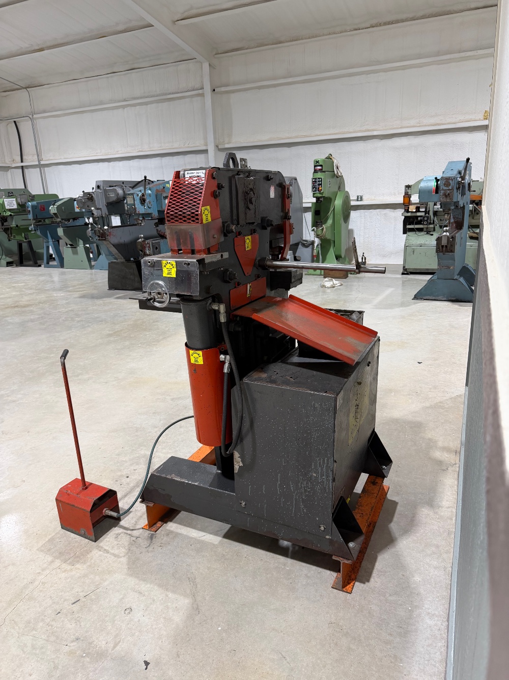 Edwards, Ironworker Machine, Capacity: 50 tons, Max Punch: 1" Through 5/8 Mild Steel, Throat: 7", 3HP - Image 5