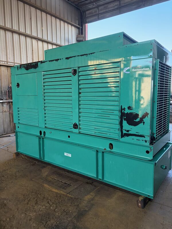 350 KW Cummins Onan #300DFCB-2272, standby diesel generator set, 465 BHP @ 1800 RPM, 918 hours - Image 2