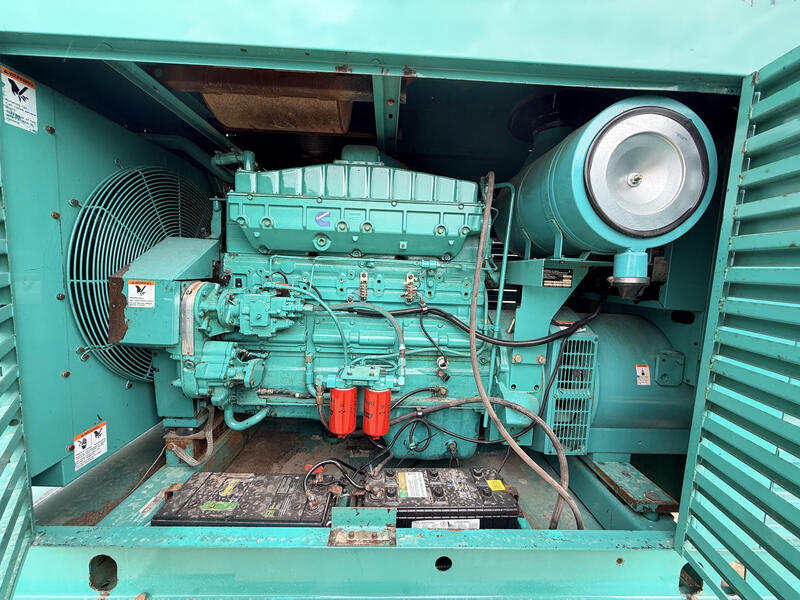350 KW Cummins Onan #300DFCB-2272, standby diesel generator set, 465 BHP @ 1800 RPM, 918 hours - Image 3
