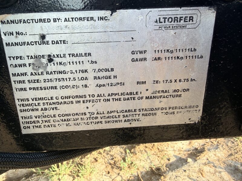 Caterpillar #XQ, generator trailer w/fuel tanks - Image 6
