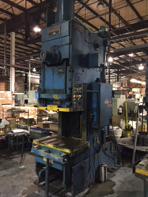 90 Ton, Niagara #E-90, back geared OBI press, 9" stroke, 18" Shut Height, 4.5" powered adj., 46 SPM, 39" x25" - Image 3