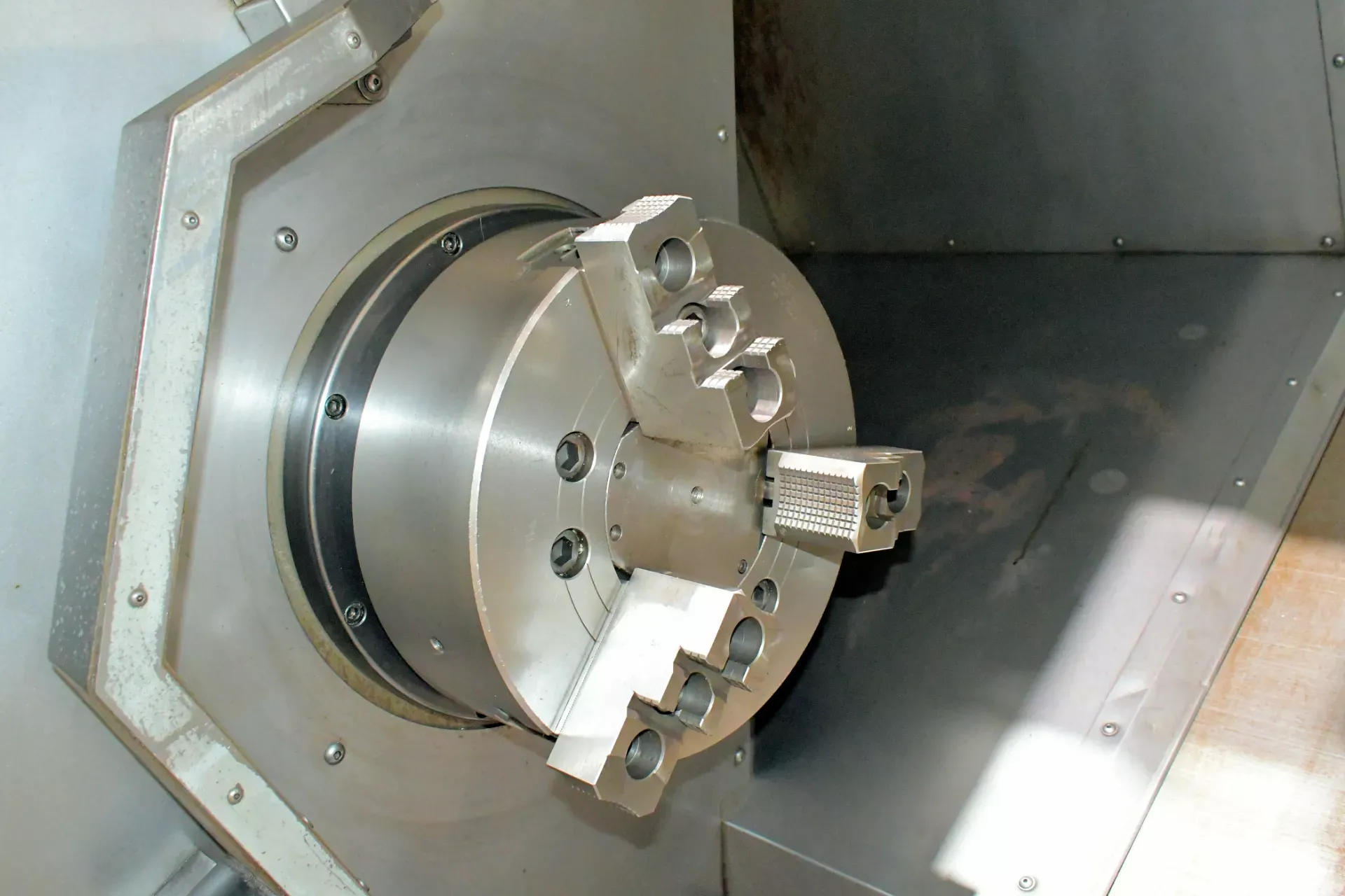 Haas #SL-40L, CNC lathe, 34.5" swing, 15" chuck, 3-jaw, 4" bar, 25.5" dia., 80" lgth, 80" long bed, A2-8, 10 - Image 5