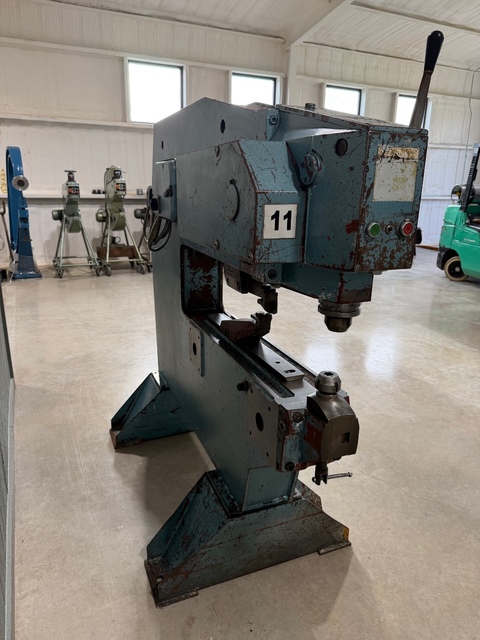 No. P21N Pullmax, Nibbling Machine, Capacity: 7/32", Throat Depth: 42", 2 HP, Machine Complete With An - Image 6