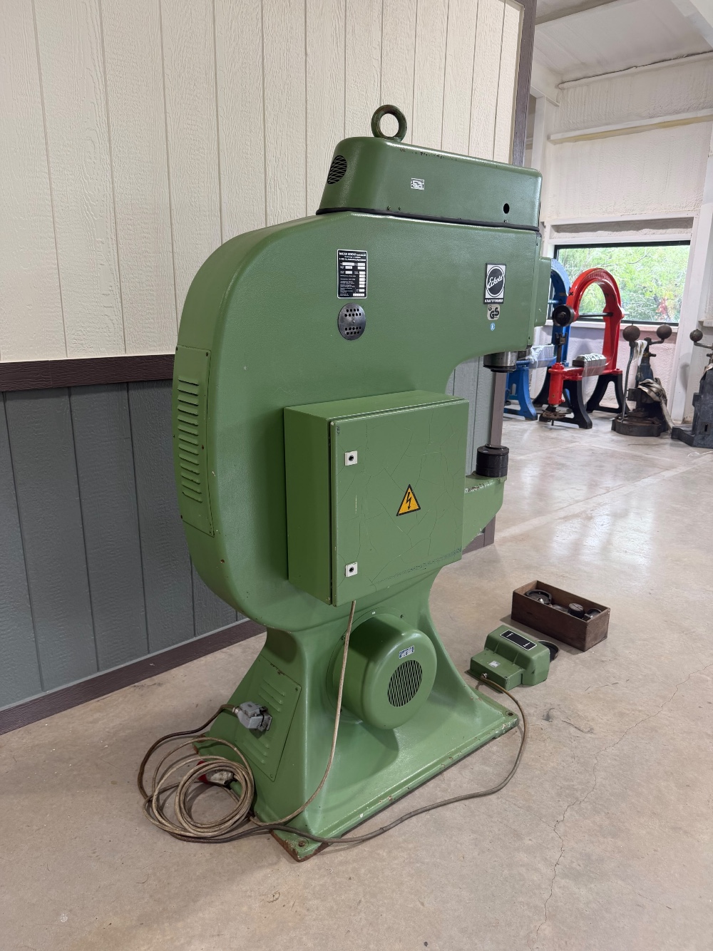 Eckold #KF460, Shrinking & Stretching Machine, Capacity: 8 Gauge Mild Steel, Throat: 17", Strokes/Min: - Image 2