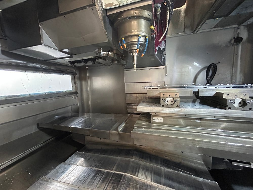 OKK #VM5 III, CNC Vertical Machining Center, 4-axis, 13,000 RPM, 20 automatic tool changer, 2009 - Image 3