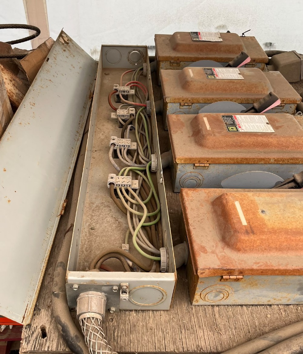 Power Distribution Centre, 60 Amp, 600 VAC Circuit Breakers - Image 2