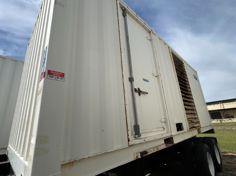 600 KW Caterpillar #3412, diesel generator set, standby, 277/480 Volts, 2005 - Image 3