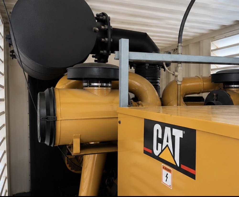 600 KW Caterpillar #3412, diesel generator set, standby, 277/480 Volts, 2005 - Image 6