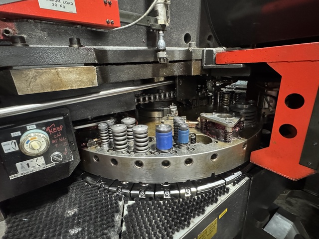 33 Ton, Amada #EMK-3510NT, CNC servo turret punch, 58 stations, (4) automatic index, 2005 - Image 6