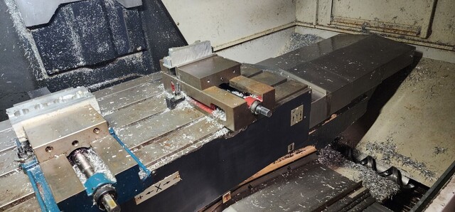 Daewoo Doosan #DNM-500, CNC vertical machining center, 40" X, 21.2" Y, 20.1" Z, 8000 RPM, CAT-40, 20 HP, 30 - Image 4
