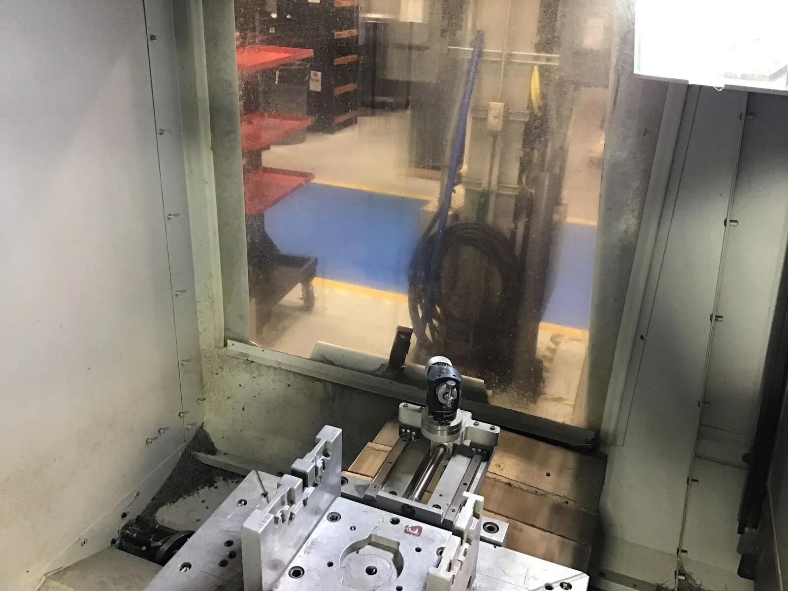 Haas #VF-4, CNC vertical machining center, 50" X, 20" Y, 25" Z, 8100 RPM, CAT-40, 30 HP, 40 automatic tool - Image 5