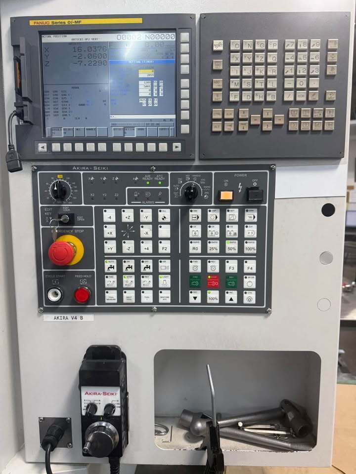 Akira-Seiki #Performa-V4-XP, CNC vertical machining center, 41.3" X, 21.3" Y, 22" Z, 12000 RPM, 35 HP, 28 - Image 2