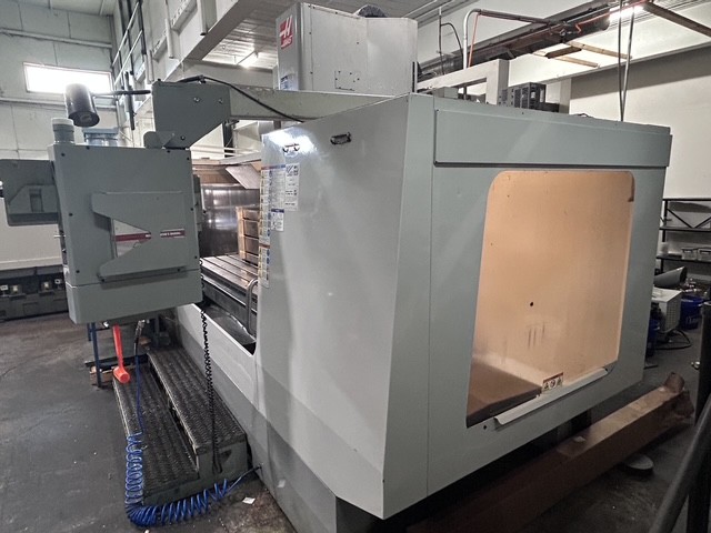 Haas #VF-7/40, CNC vertical machining center, 84" X, 32" Y, 30" Z, 7500 RPM, CAT-40, 30 HP, 24 automatic tool - Image 3