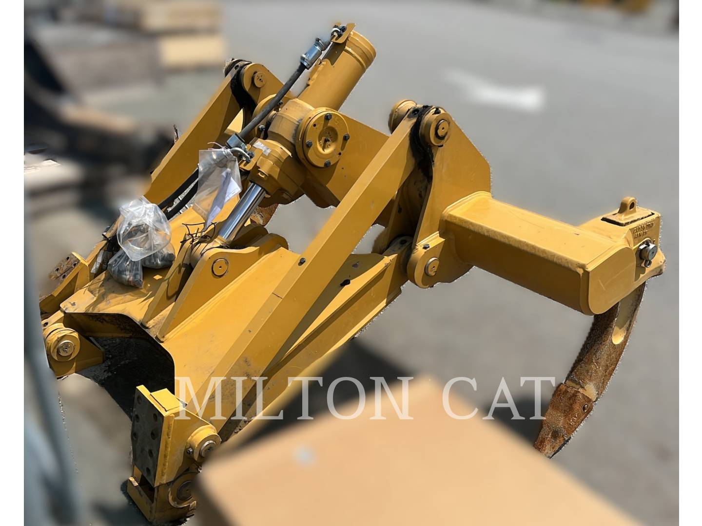 Caterpillar D5 RIPPER PKG CURVED TEETH, Ripper, S/N: H9Z00880, 2023 - Image 3