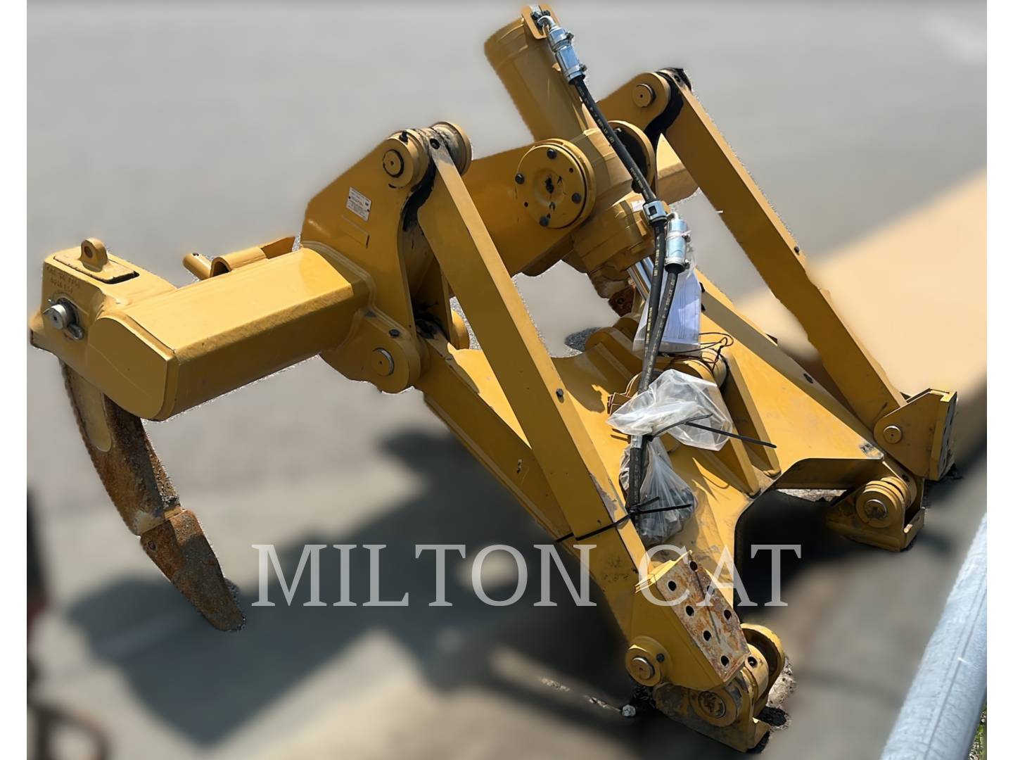 Caterpillar D5 RIPPER PKG CURVED TEETH, Ripper, S/N: H9Z00880, 2023 - Image 4