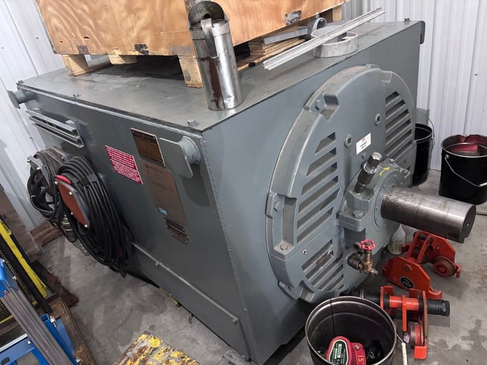 2000 HP RPM 1785 General Electric, Frame 8411S, Electric Motor 3 phase, 6600 Volts, good condition - Image 1