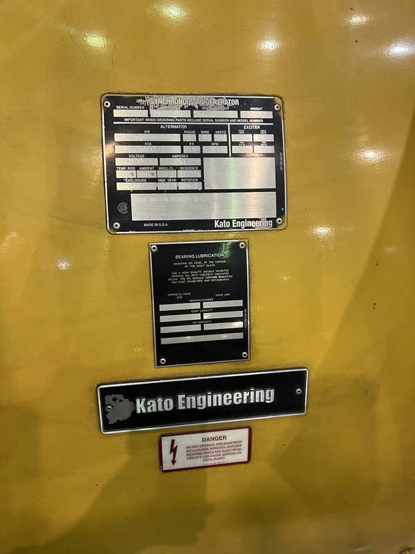 4400 KW Caterpillar #C280-3616, diesel generator set, 5500 kVA, 7968/13800 Volts, 65,174 hours, 2008 - Image 3