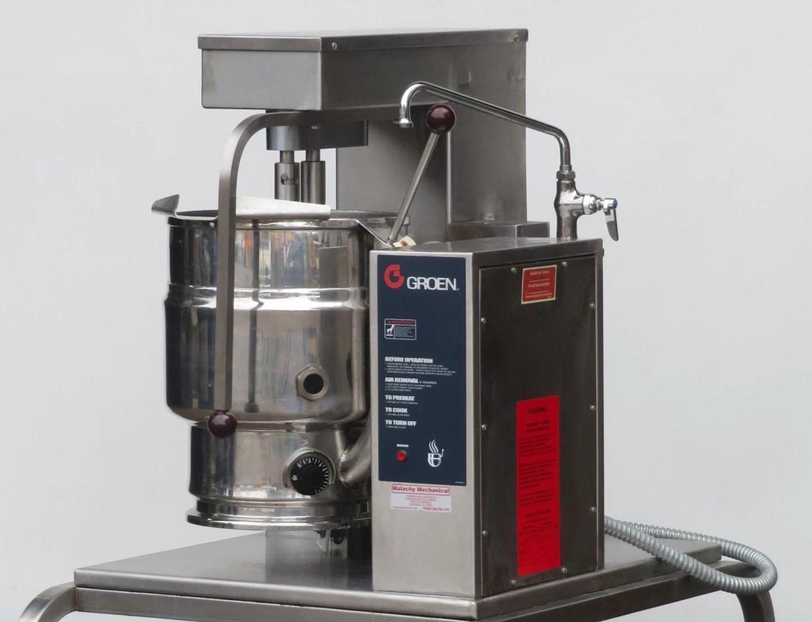5 gallon Groen #TDB-20A, TA/2, 20 qt. tilting twin agitation & scrape cooker mixer on Stainless Steel stand - Image 4
