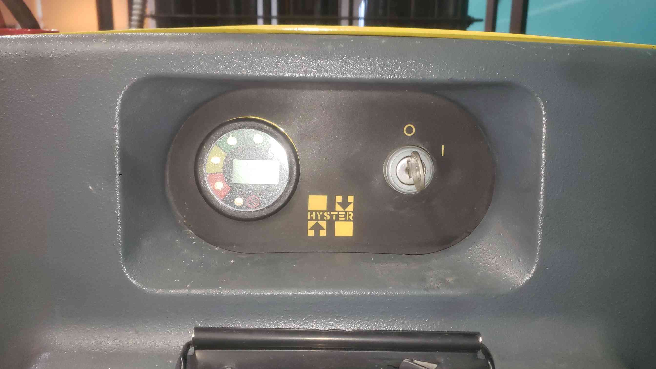 Hyster #W30ZA, Electric Walkie Straddle Stacker, 24 Volts, w/ Hawker HD Charger - Image 3
