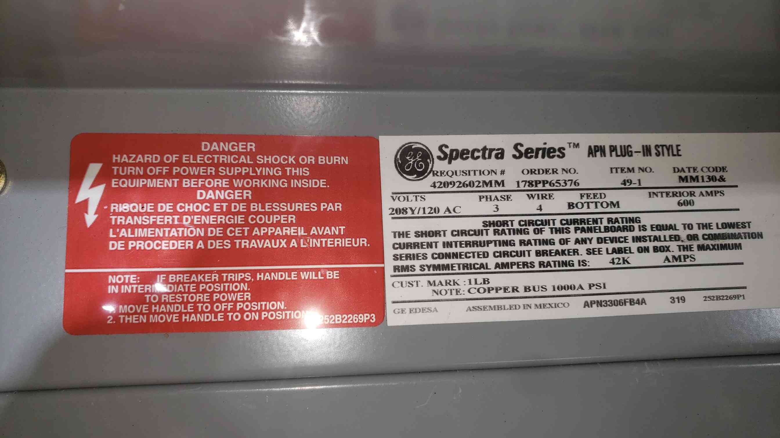 600 Amp, General Electric Spectra APN, Panelboard, 208Y/120 Volts, 3 Phase, w/ 20A & 100A Breakers - Image 4