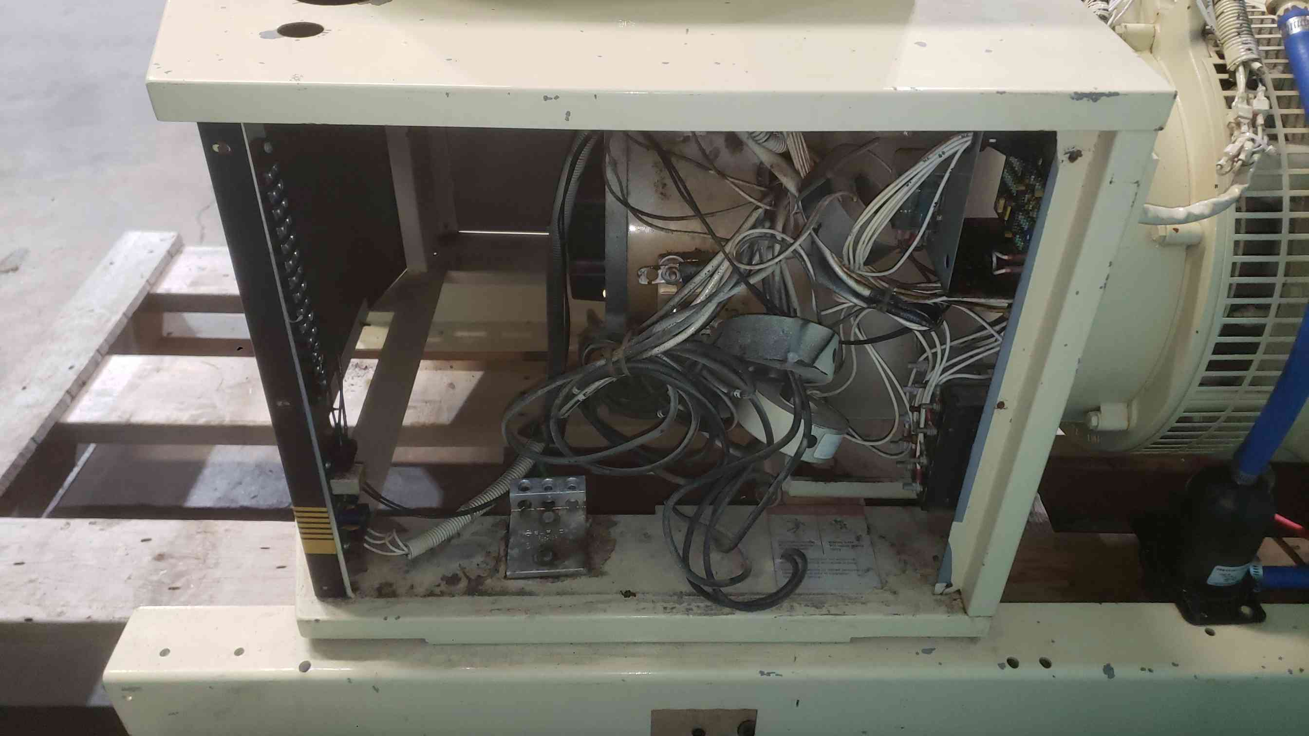 30/33 KW Kohler #33RZ82, natural gas/LP generator set, 120/240 Volts, multi-phase, 99 Amp, 885 hours, tested - Image 8