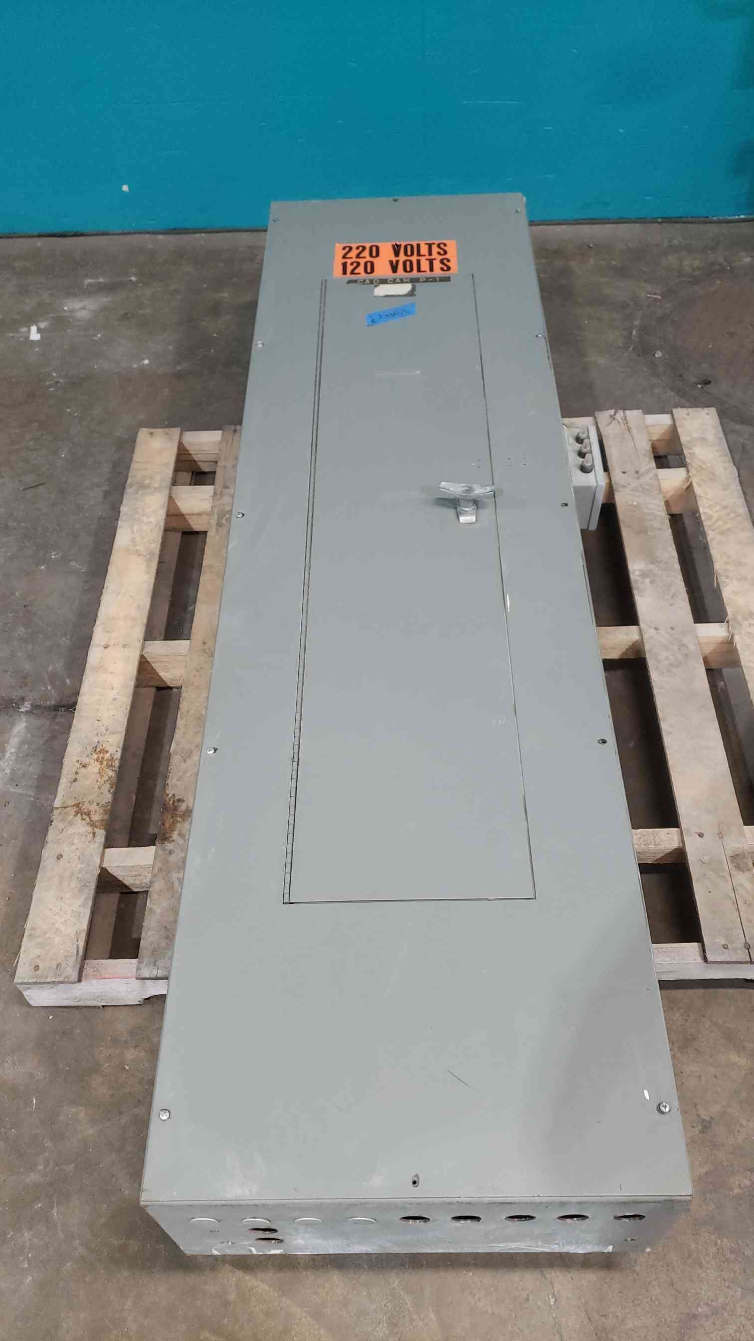 600 Amp, Siemens, Industrial Panelboard, 120/220 Volts, 3 Phase, Main w/ 125A & 100A Breakers - Image 7