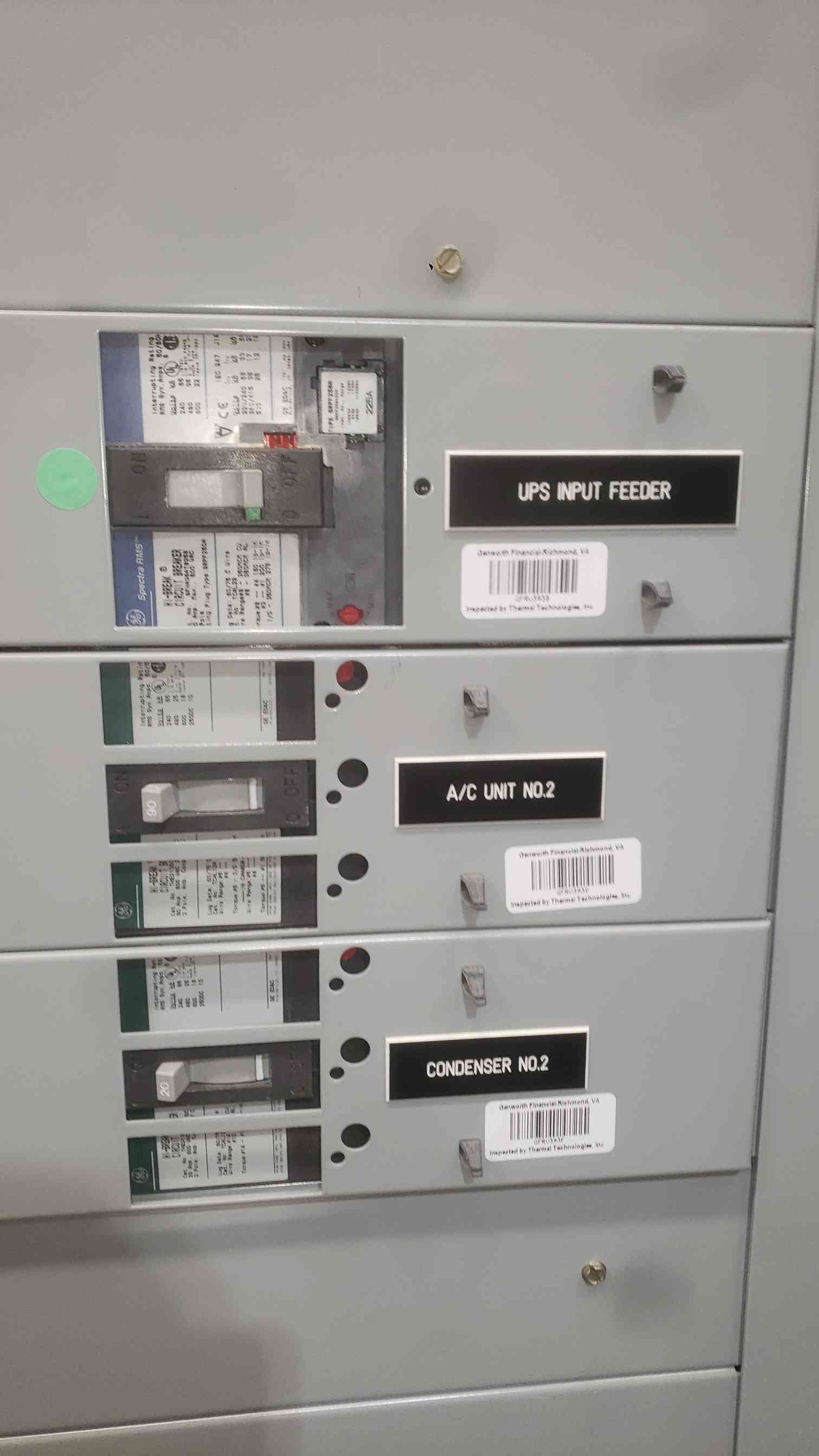 600 Amp, General Electric Spectra Series, Panelboard, 480 Volts, 6 Breakers, UPS/AC Condenser Feed - Image 4