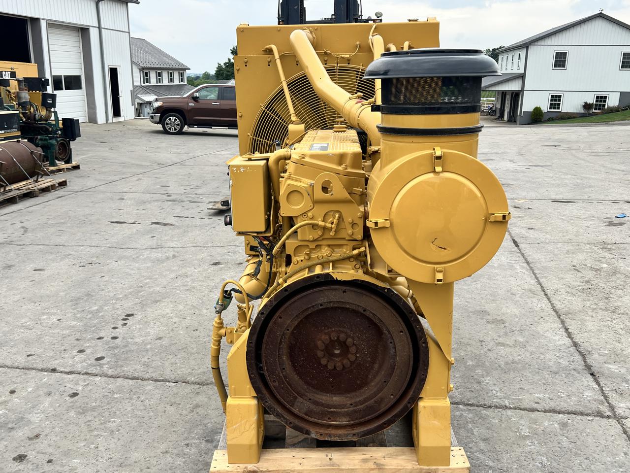 630 HP Caterpillar #C18, Industrial Engine Power Unit w/ Radiator & Controller, 2100 RPM, 3 hours, 2010 - Image 3