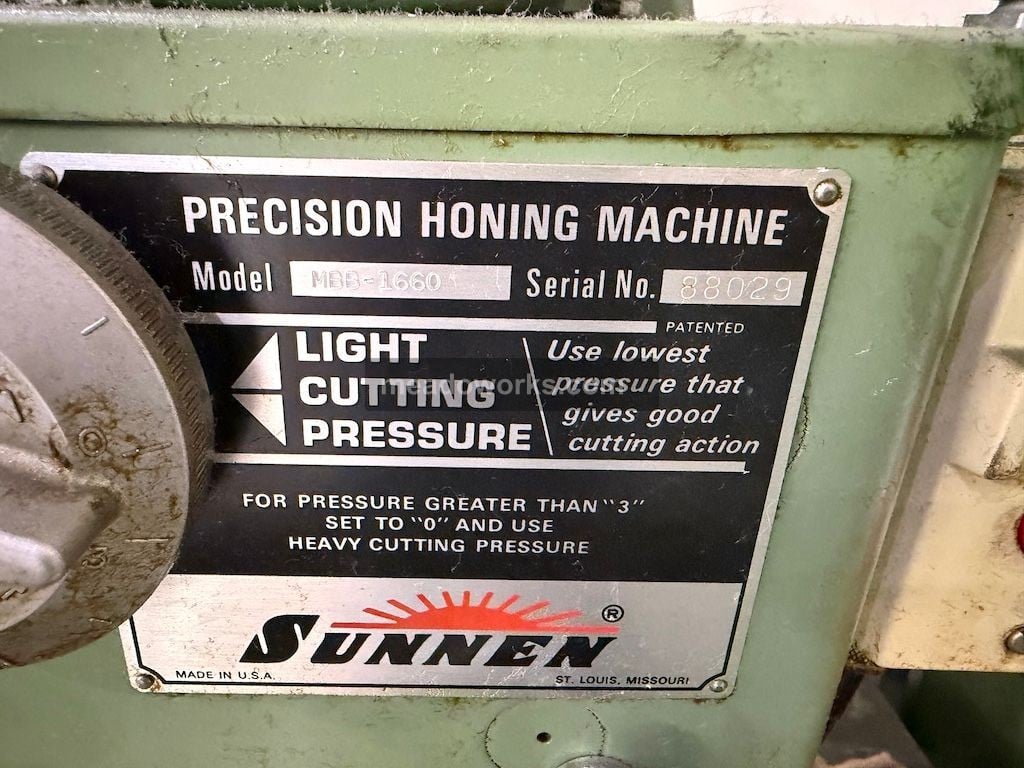 Sunnen #MBB-1660, precision honing machine, cabinet and tooling - Image 5