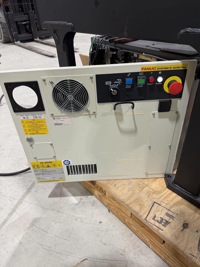 Fanuc, M-20iD/35, Industrial Robot Arm, 72" reach, 35 kg payload, R-30iB Plus controller, 2021 - Image 3