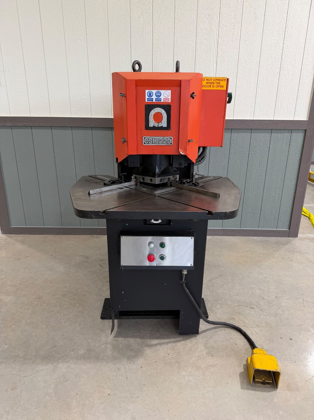 1/4" x 8-5/8" x 8-5/8" Amada #CSH-220, Hydraulic Notching Machine, 3HP (Others Availble) - Image 2