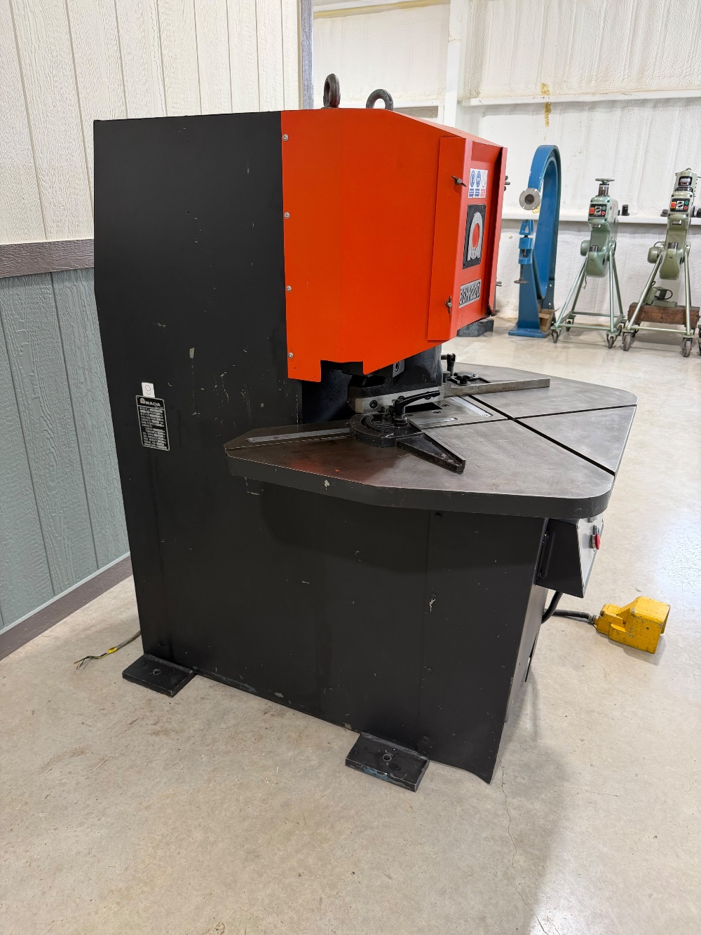 1/4" x 8-5/8" x 8-5/8" Amada #CSH-220, Hydraulic Notching Machine, 3HP (Others Availble) - Image 3