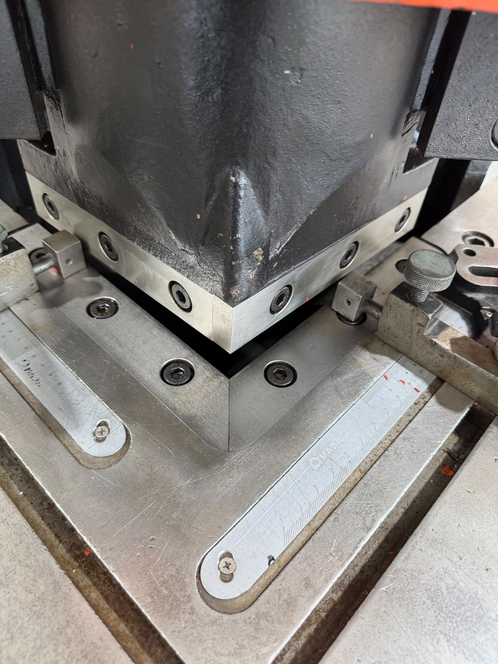 1/4" x 8-5/8" x 8-5/8" Amada #CSH-220, Hydraulic Notching Machine, 3HP (Others Availble) - Image 7